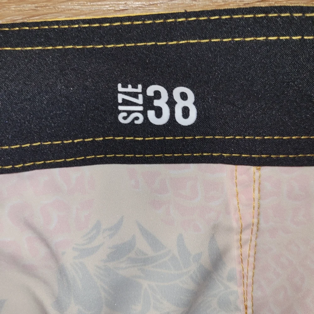 REEF Mens Carson Pineapple 4-Way Stretch 20" Board Shorts Gold 38 New - Picture 4 of 7